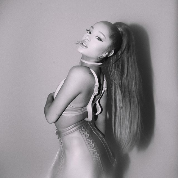 Ariana Grande muestra su cabello real en Instagram stories