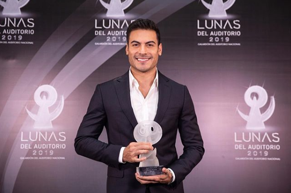 Carlos Rivera revela que sus fans lo han acosado