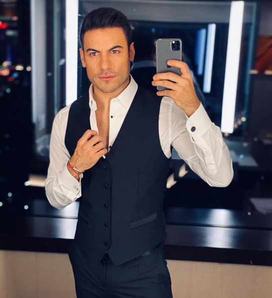 Beso de Carlos Rivera se vende en $6,500 dólares