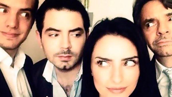 Revelan foto de Vadhir y Aislinn Derbez baÃ±Ã¡ndose juntos