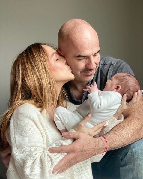 Ã‰rika Zaba presenta a su bebÃ© Emiliano en video