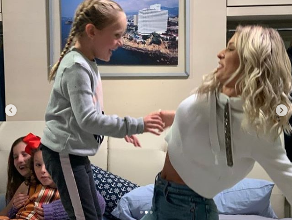 Gabriel Soto publica fotos de Irina Baeva con hijas de Geraldine Bazán