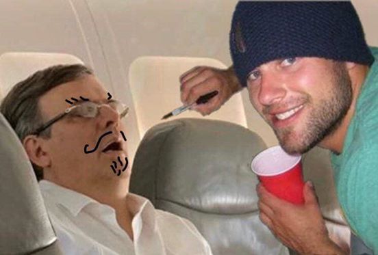 Los mejores memes de Marcelo Ebrard dormido en un avión