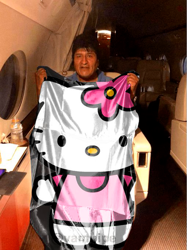Memes de Evo Morales sosteniendo la bandera de México