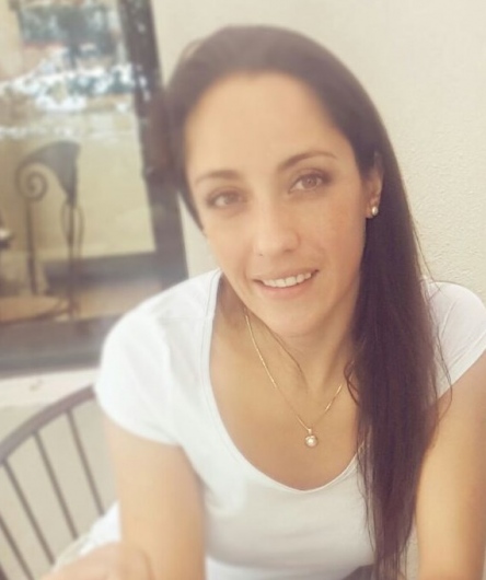 Ella es la doctora que asesora la serie MÃ©dicos LÃ­nea de vida