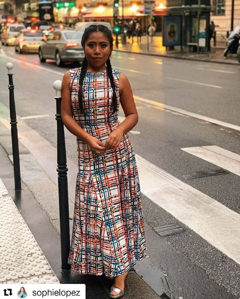 Yalitza Aparicio sorprende con abdomen de acero