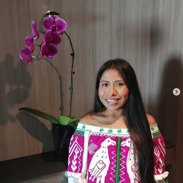 Yalitza Aparicio luce abdomen de acero en Taiwan
