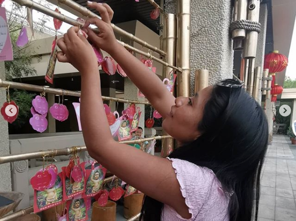 Yalitza Aparicio luce abdomen de acero en Taiwan