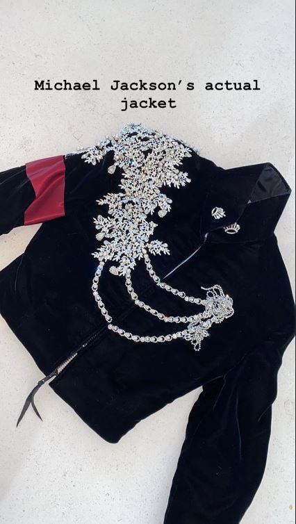Hija de Kim Kardashian recibe chaqueta de Michael Jackson