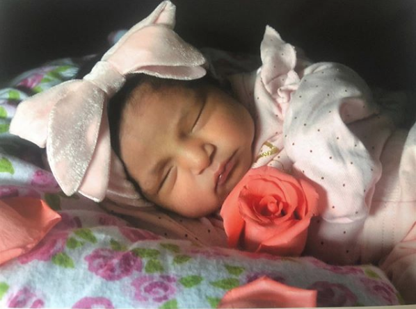 Lupillo Rivera celebra llegada de su nieta junto a su hija