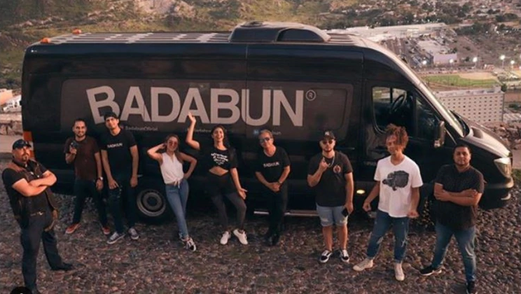 Dueño de Badabun abandona México tras denuncias de YouTubers