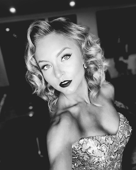 Angelique Boyer presume regalo de navidad de Sebastián Rulli