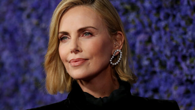 Charlize Theron habla de cómo su mamá asesinó a su padre