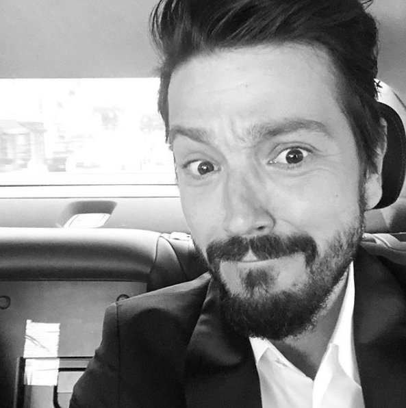 Tesorito se molesta con Diego Luna por avergonzarse de sus telenovelas