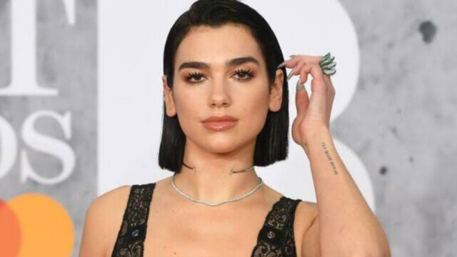 Dua Lipa en alfombra roja