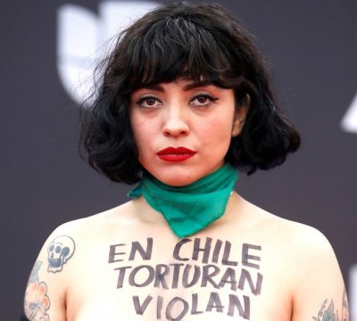 Mon Laferte junto a Yalitza Aparicio en video de Plata Ta Tá