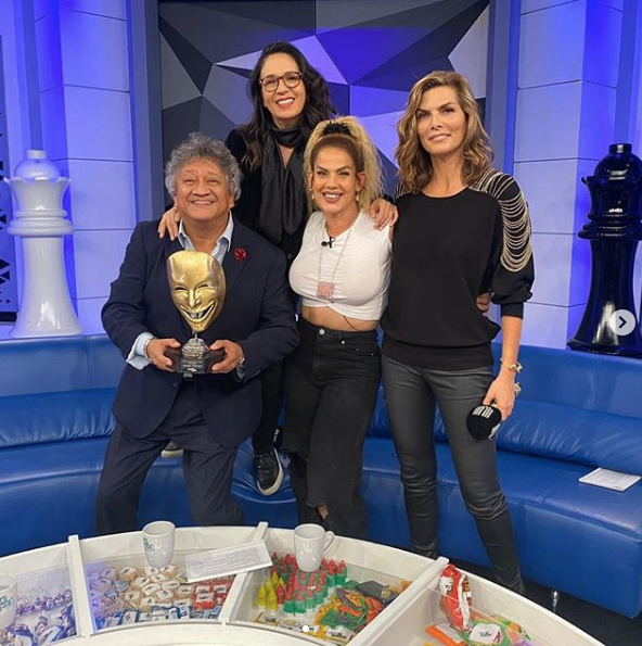Niurka se besa con Yolanda Andrade en programa