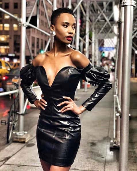 Zozibini Tunzi la ganadora de Miss Universo 2019