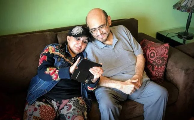 Chilindrina y Edgar Vivar se reconcilian con beso en la boca