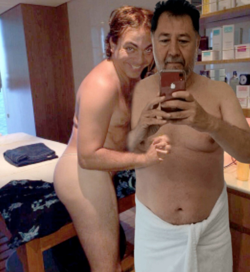 Memes de Gerardo Fernández Noroña saliendo de bañarse