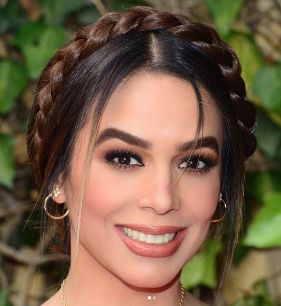Bibi Gaytán celebra cumpleaños 48