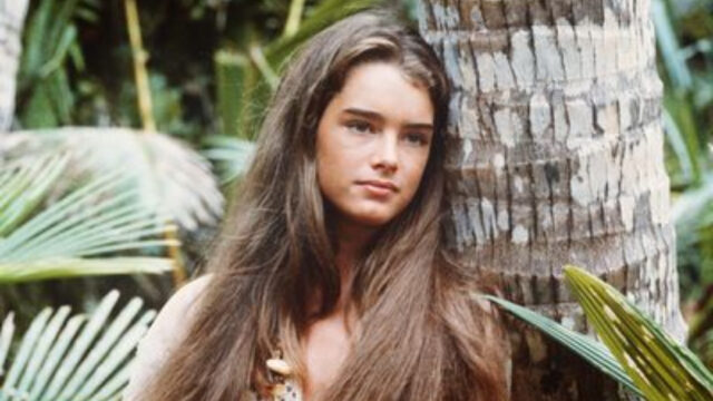 Brooke Shields impacta con foto en bikini a los 54 años