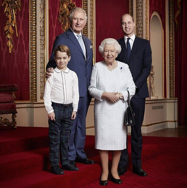 Foto de la reina Isabel II revela problema de salud