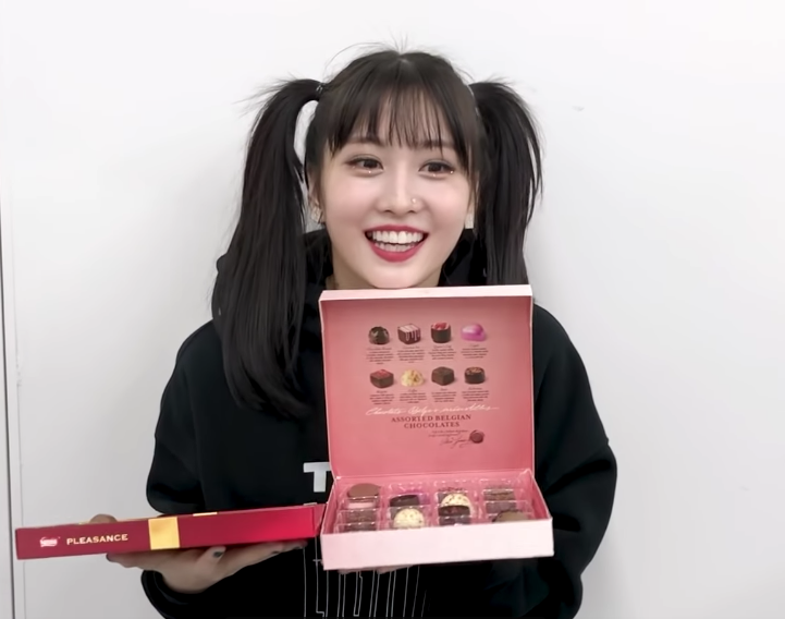 TWICE regala chocolates a ONCE por San Valentín