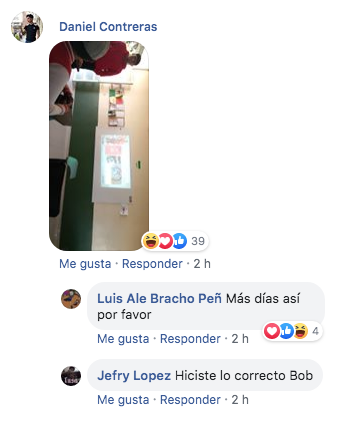 Alumnos de la UANL ven Shrek durante Paro Nacional de Mujeres del 9M