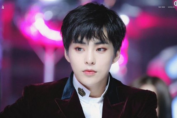 Xiumin de EXO celebra cumplaños con reto contra coronavirus