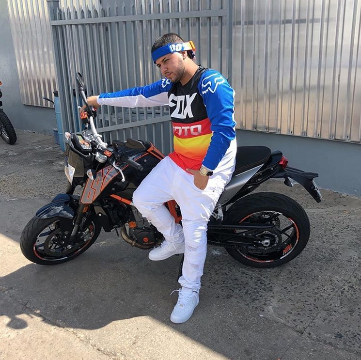 Hermano de Farruko pierde una extremidad en accidente