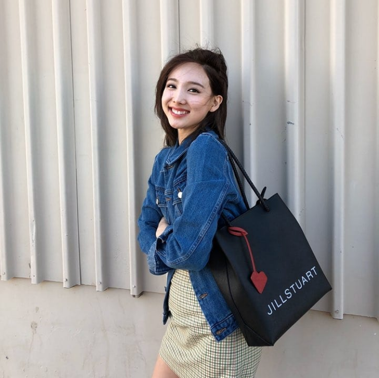 Nayeon de TWICE dona 50 millones de wones a víctimas del Coronavirus