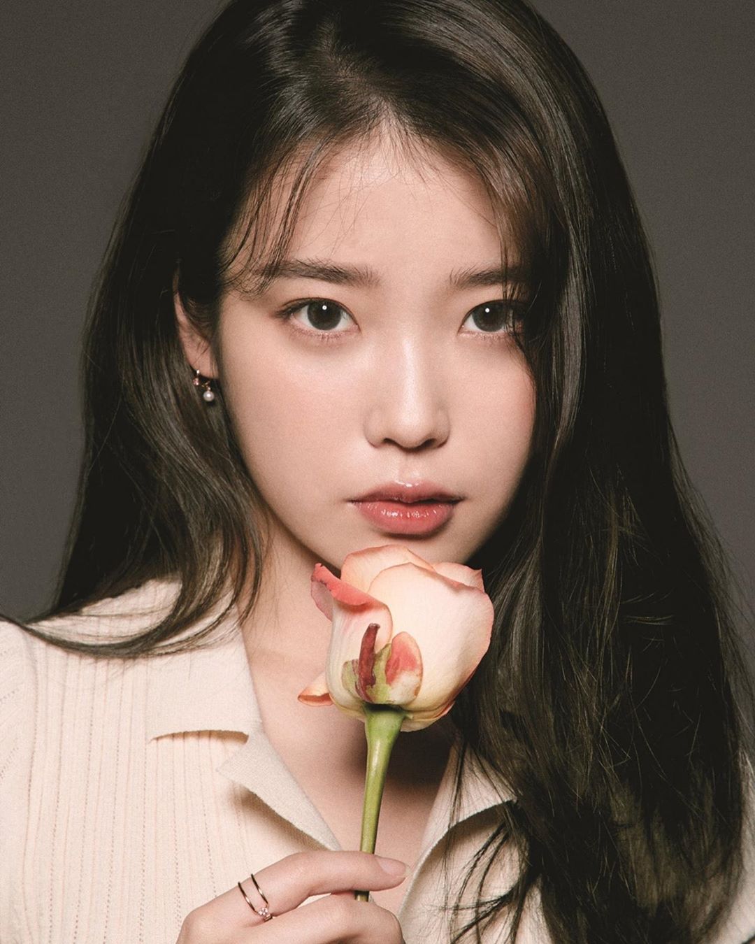 IU y Suga de BTS lanzarán colaboración juntos