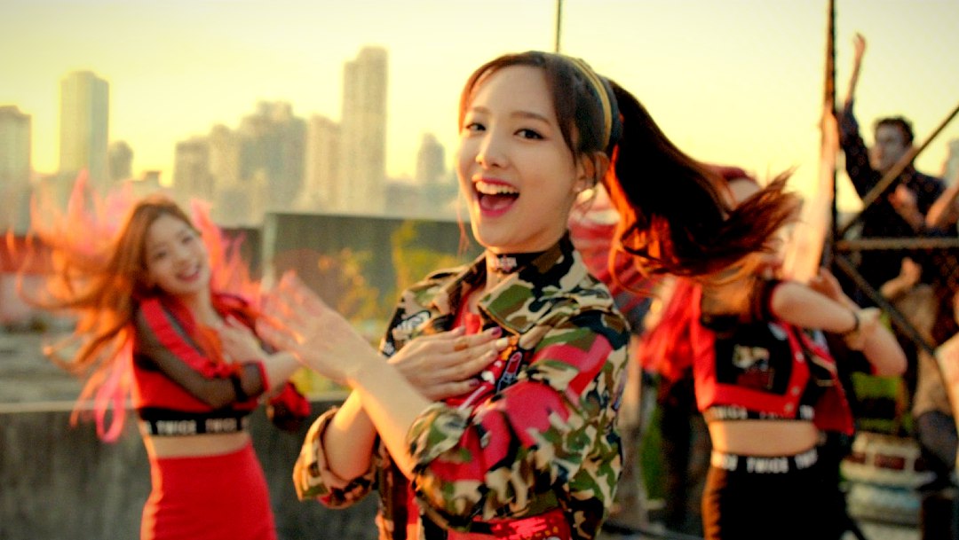 Twice rompe récord con Like OOH-AHH”y alcanza 350 millones de views