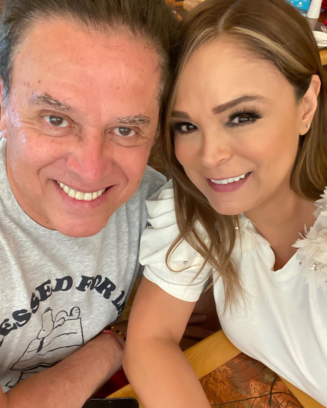 Brenda Bezares le recuerda a Mario Bezares su paso por la cárcel