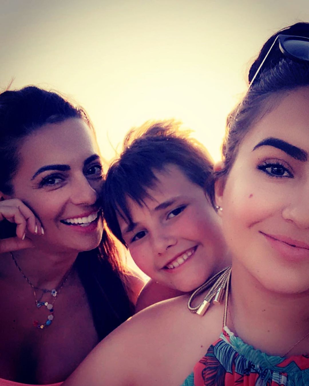 Sebastián Rulli no muestra el rostro de su hijo, pero Cecilia Galiano sí