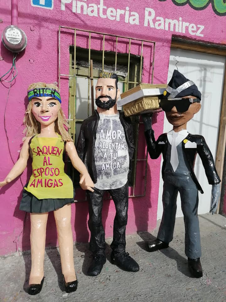Américo Garza amenaza a piñatería Ramírez por sacar piñata de Karla Panini