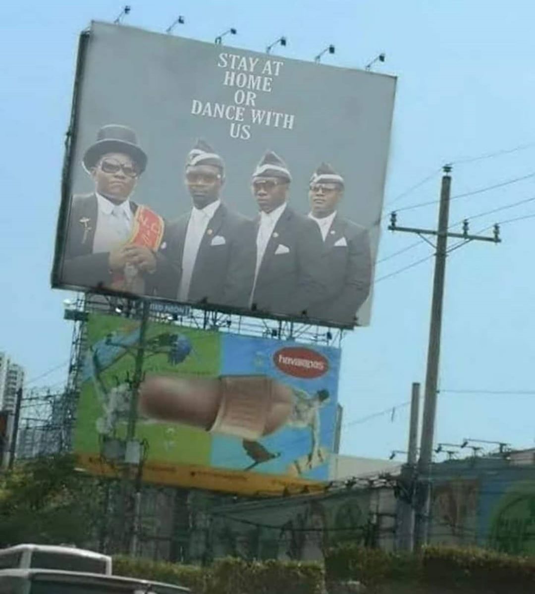 Meme de los negros y el ataud