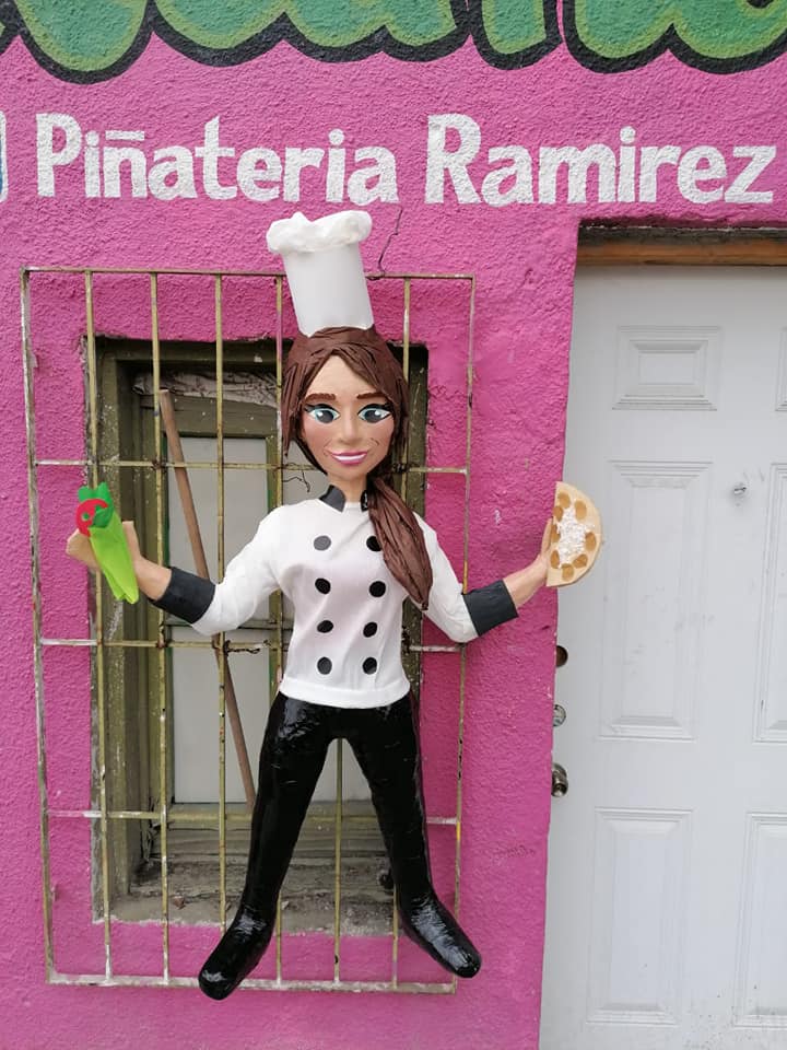 PiÃ±ata de AnahÃ­ se hace viral
