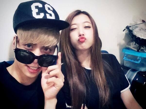 IU recuerda a JongHyun y Sulli en Eight junto a Suga de BTS