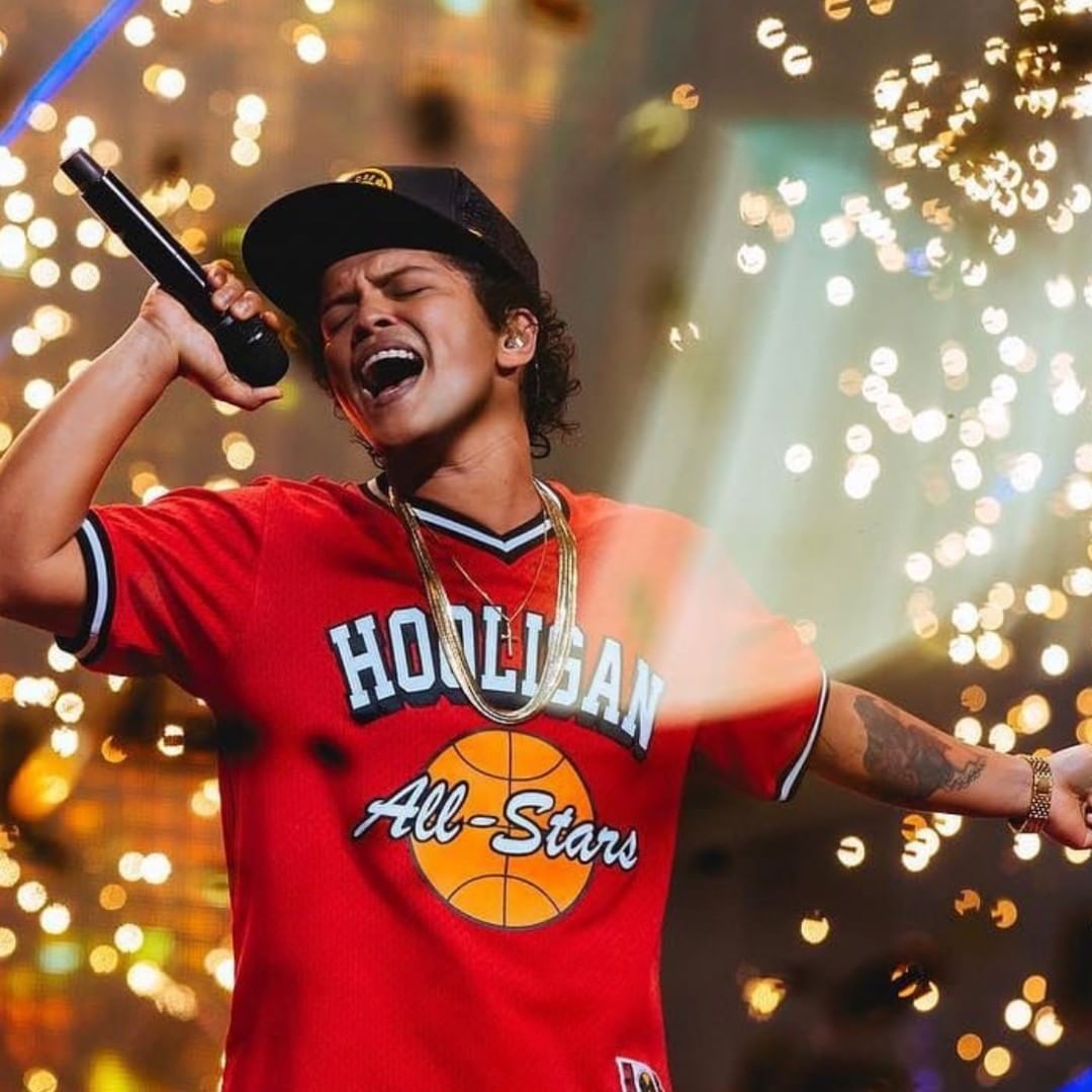 Teoría asegura que Bruno Mars es hijo de Michael Jackson