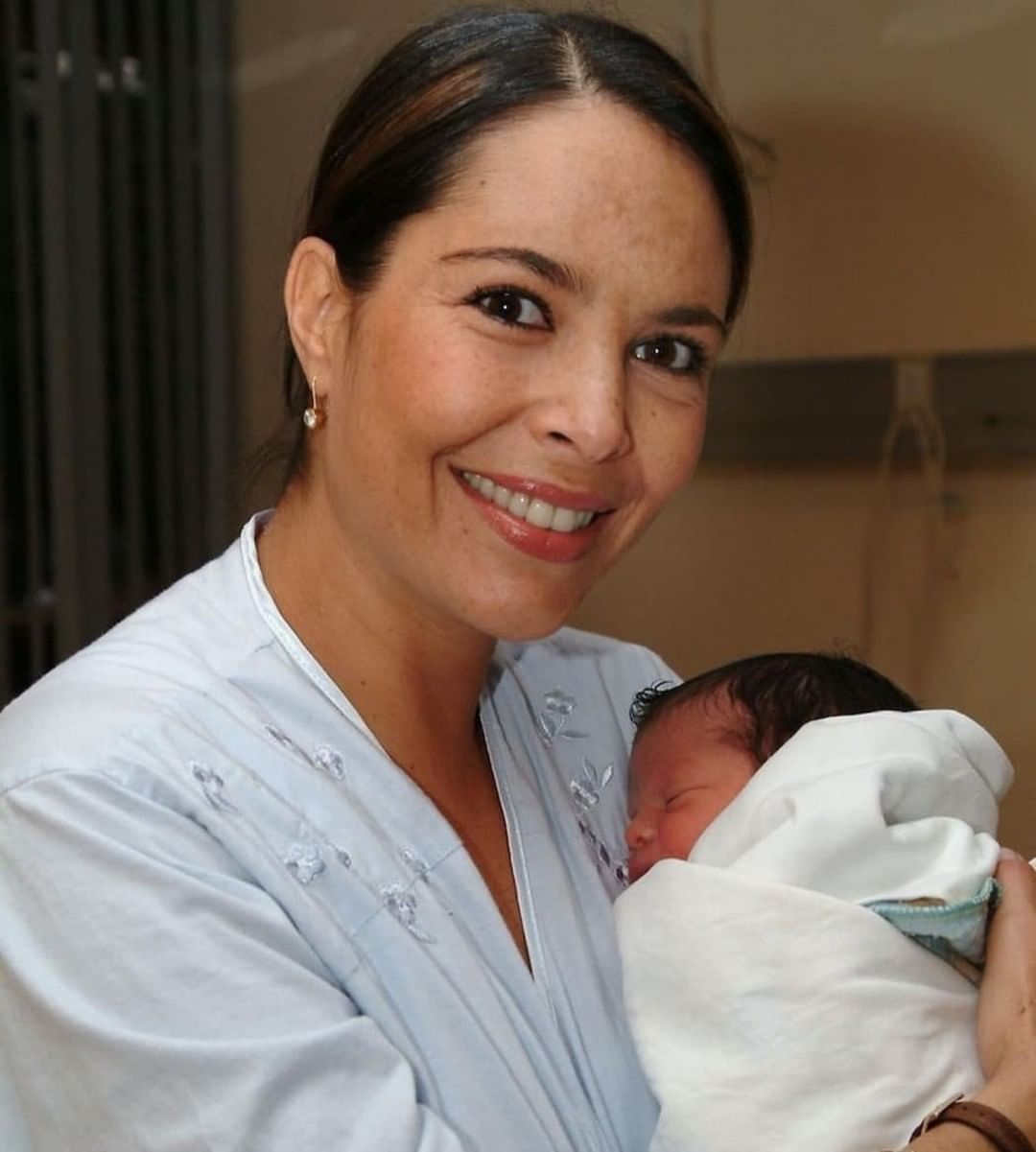 Hijos de Mariana Levy publican fotos inéditas junto a ella