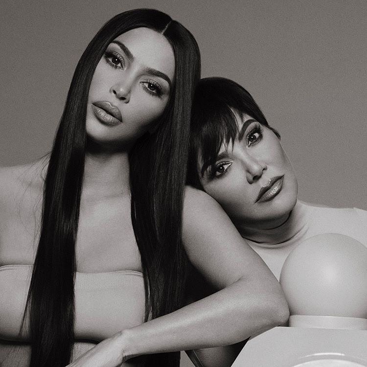 Kim Kardashian sorprende con foto de su mamá joven en día de las madres