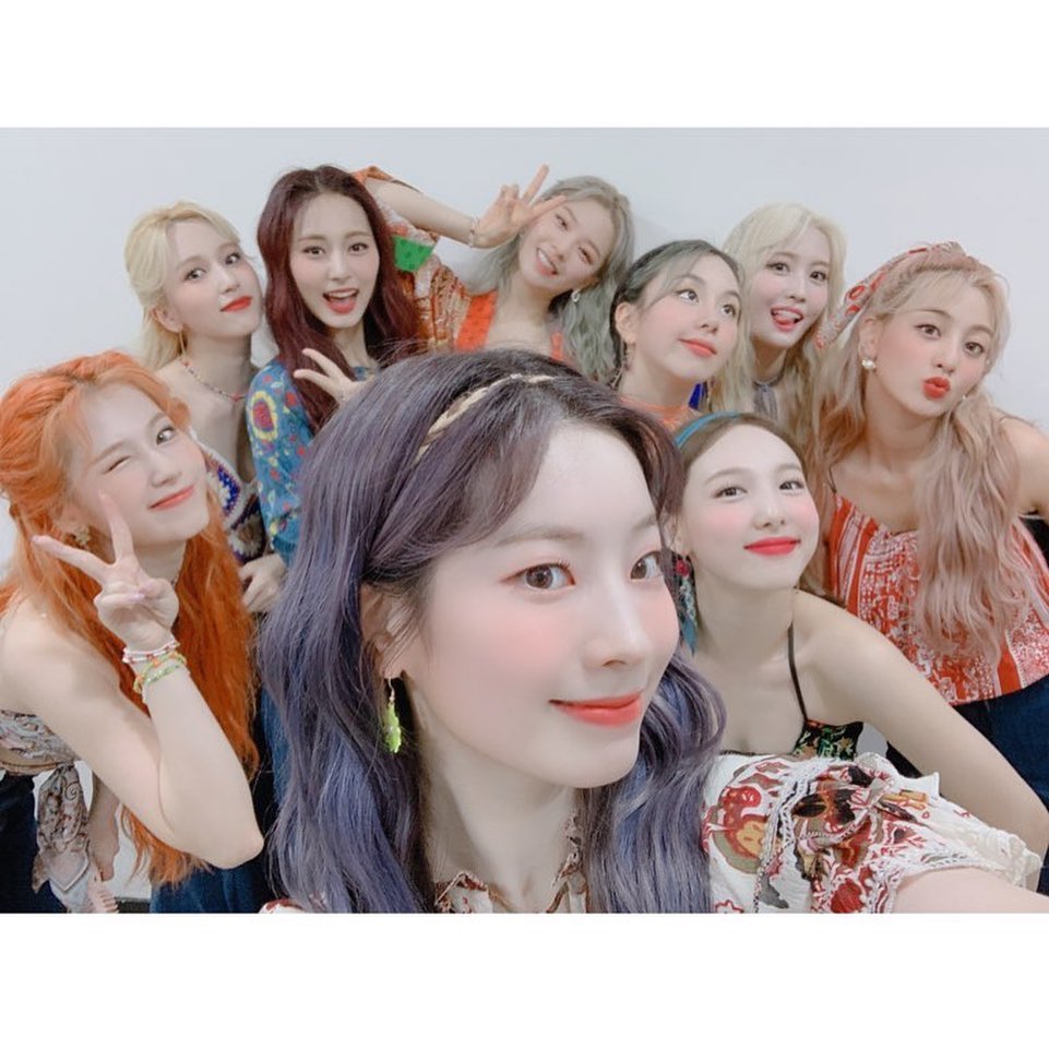 TWICE debuta en Billboard 200 con MORE & MORE