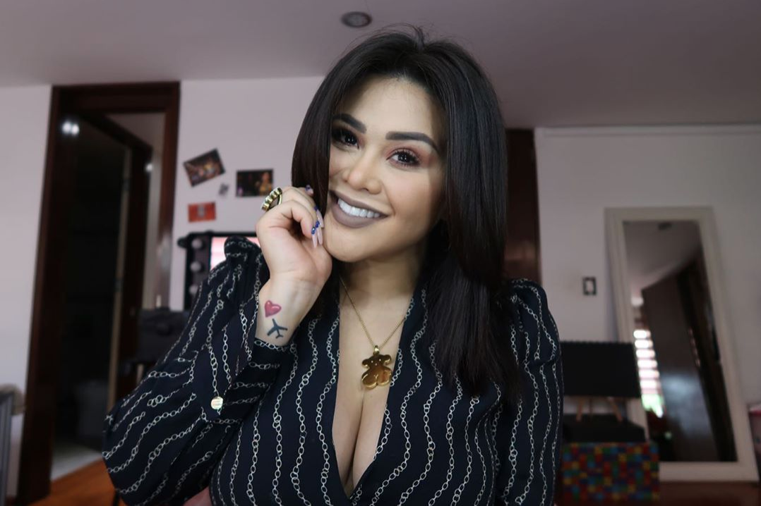 Gomita es criticada por regalo del día del padre
