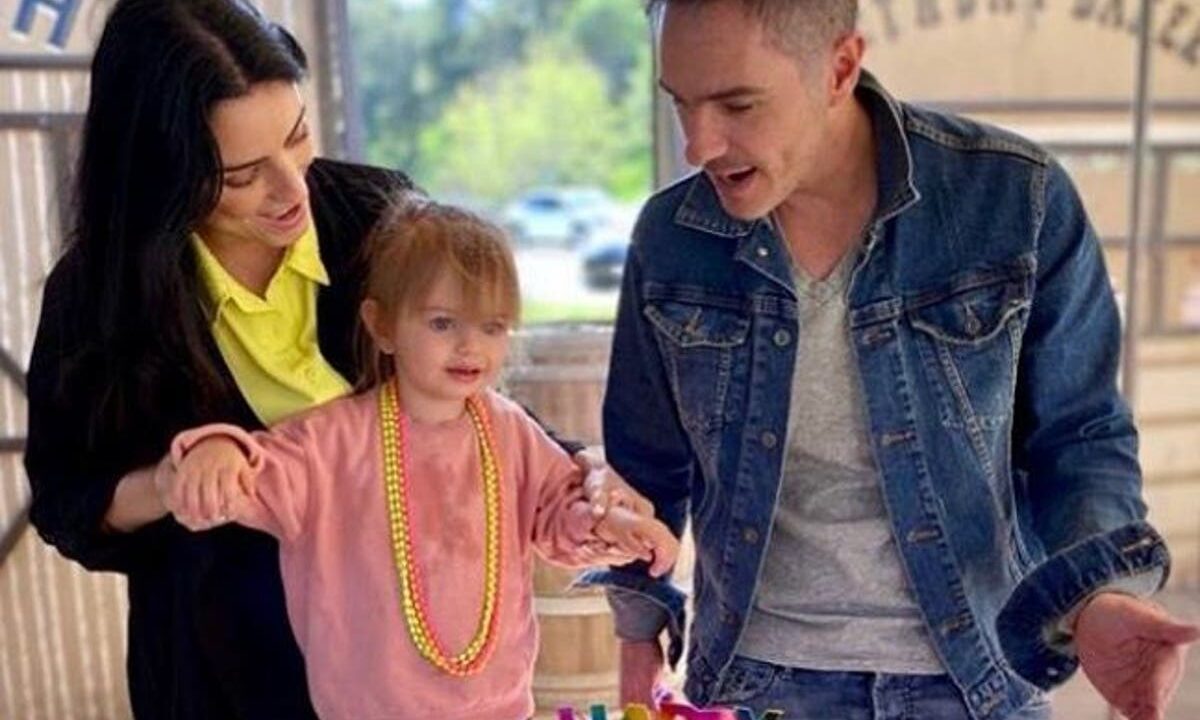 Aislinn Derbez nos cuenta como ha sido para su hija la separación de Mauricio Ochmann