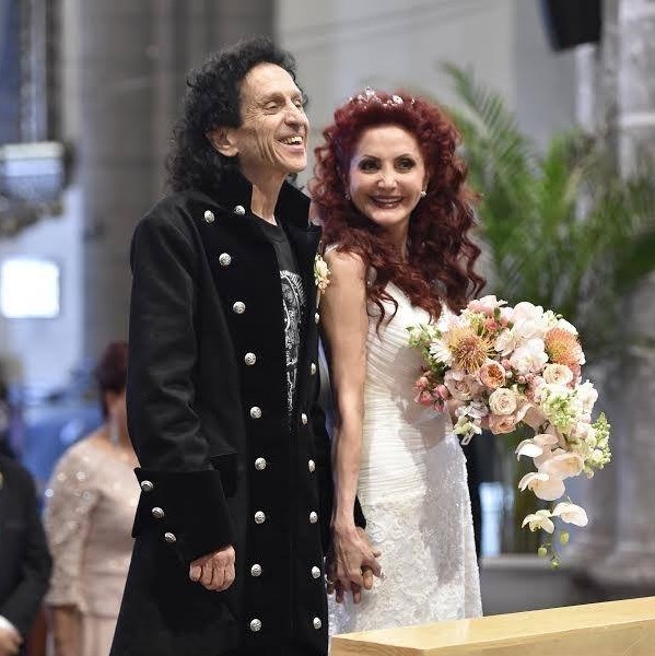 Alex y Celia Lora celebran 40 años de casados en un live de Facebook