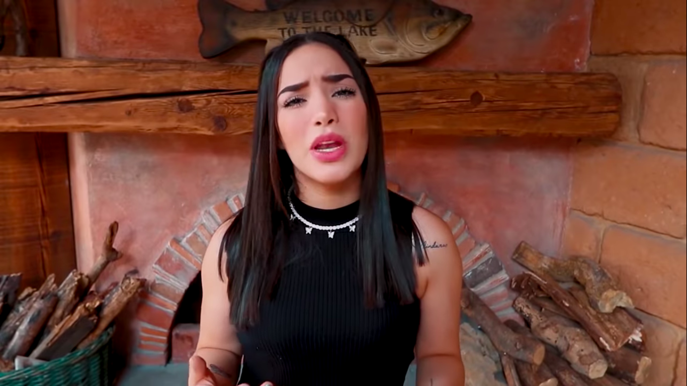 Kimberly Loaiza muestra su generosidad donando mucho dinero a personas afectadas por la pandemia