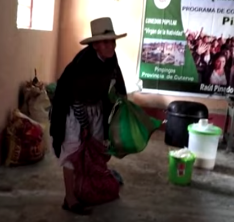Abuelita campesina regala su cosecha afectados Covid 19