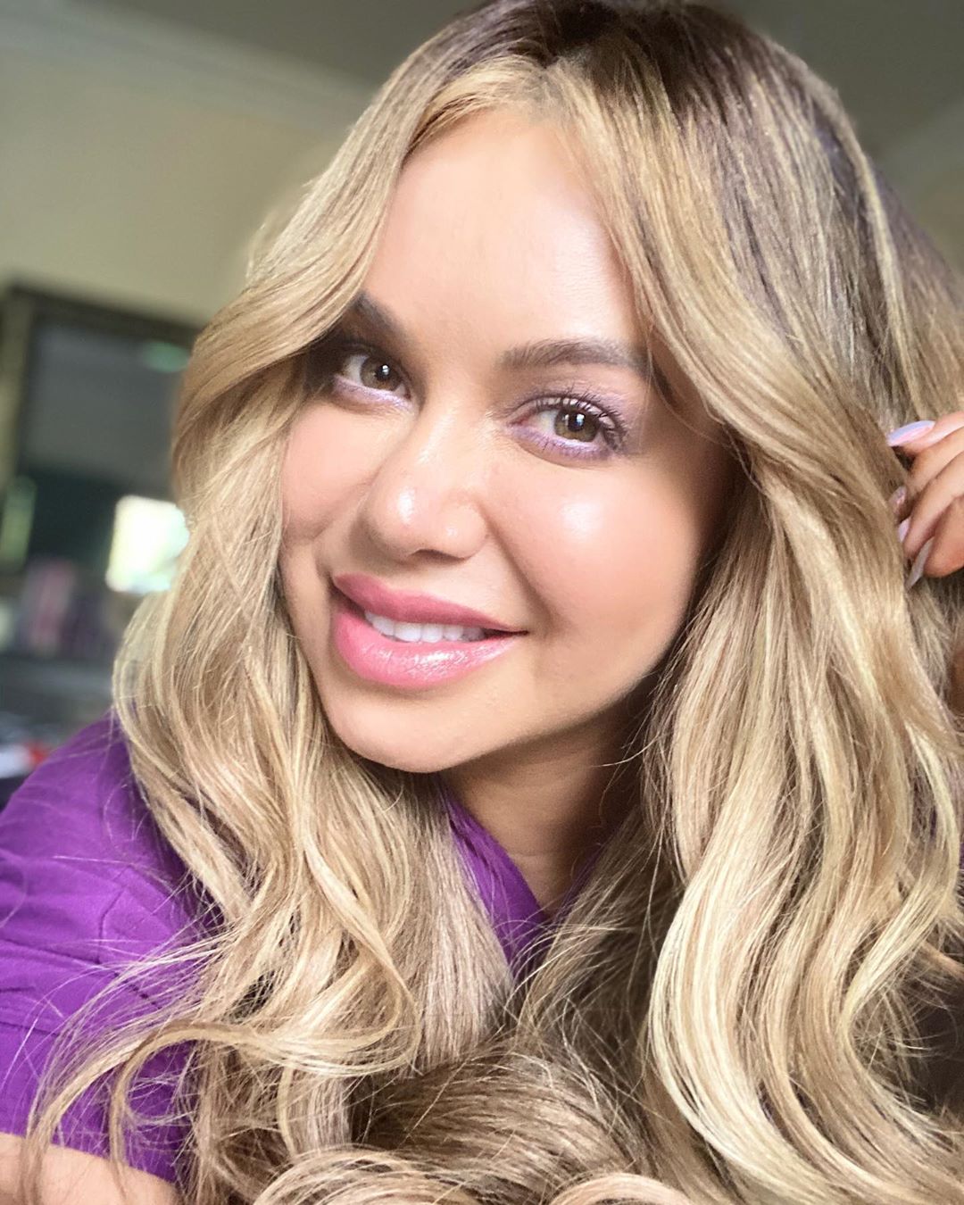 Chiquis Rivera recomienda automedicarse contra Covid-19